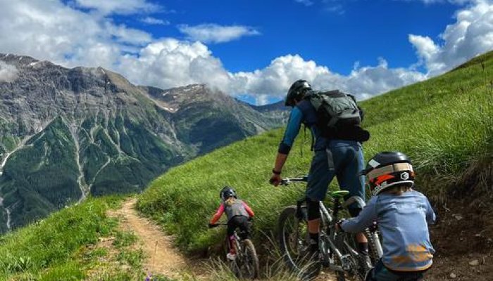 MonTagne Bike Guiding