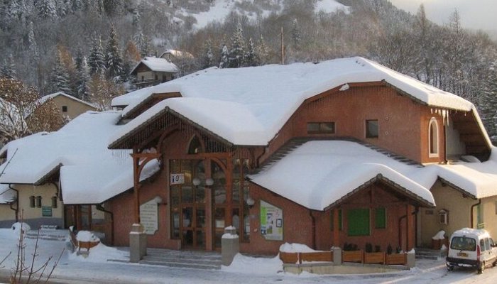 Bureau d'accueil touristique à Pont du Fossé - La Maison de la vallée accueille l'Office de tourisme de Pont du Fossé