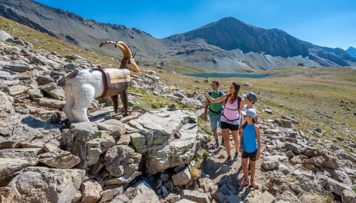 Le Monde des 6 Lacs Le Monde des 6 Lacs